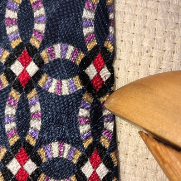 Vietri Italy 100% Silk Necktie - Picture 10 of 11